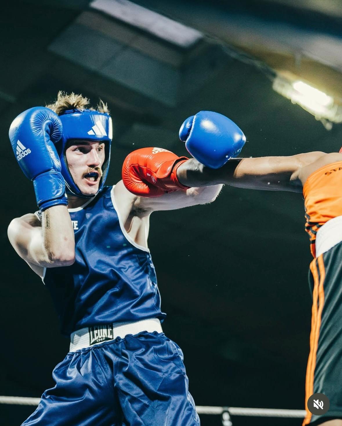 Combat de boxe en compétition — Boxing Club Achardais